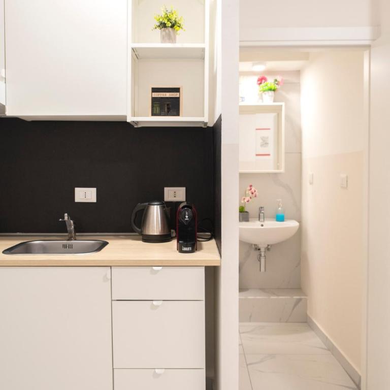 Genova Loft, City Centre Shopping District - One-Bedroom Apartment - 11