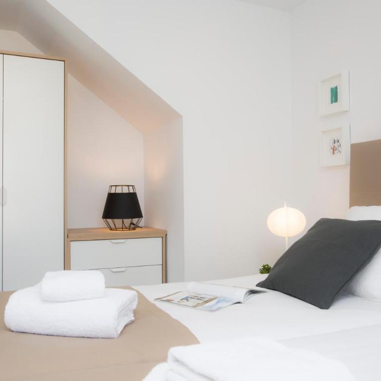 SingularStays Mercado Central - Three-Bedroom Apartment - Penthouse - 8