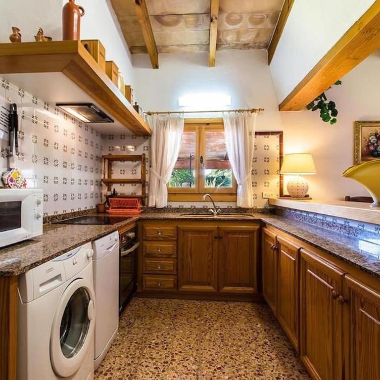 Two-bedroom house with country views by Renthousing - Villa con piscina privada - 34