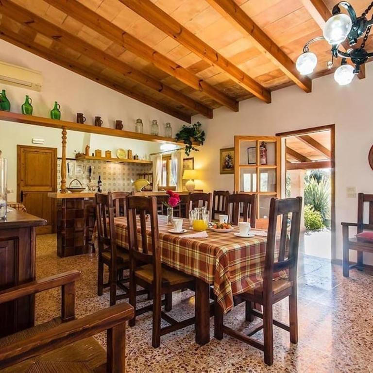 Two-bedroom house with country views by Renthousing - Villa con piscina privada - 28