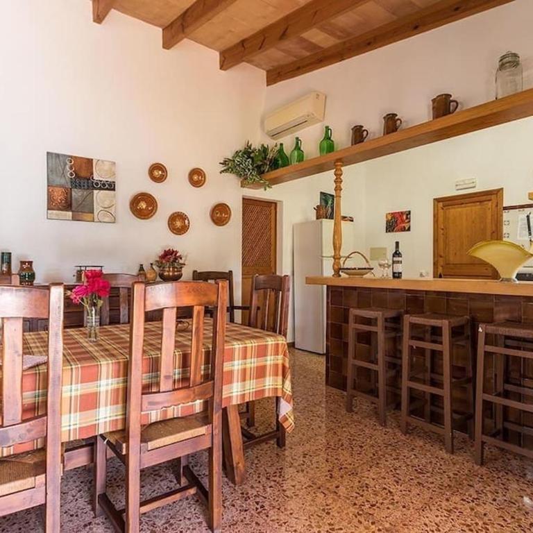 Two-bedroom house with country views by Renthousing - Villa con piscina privada - 29