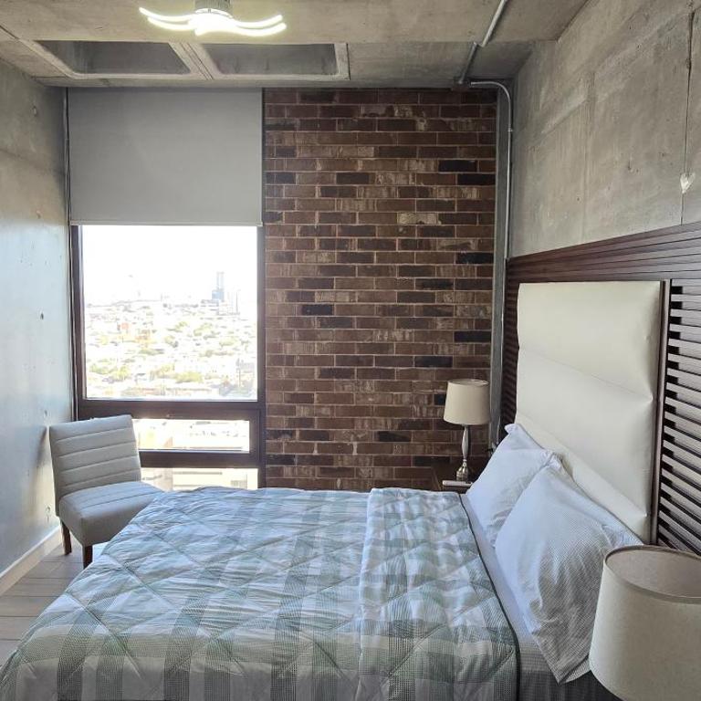 Cómodo y lujoso apartamento frente a Macroplaza - Two-Bedroom Apartment - 35