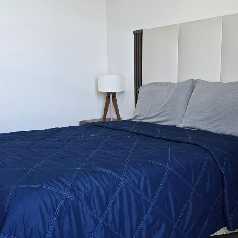Cómodo y lujoso apartamento frente a Macroplaza - Two-Bedroom Apartment - 39