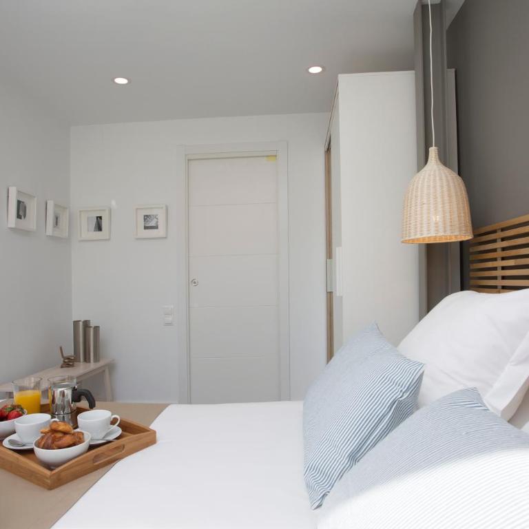 SingularStays Mercado Central - Three-Bedroom Apartment - Penthouse - 32