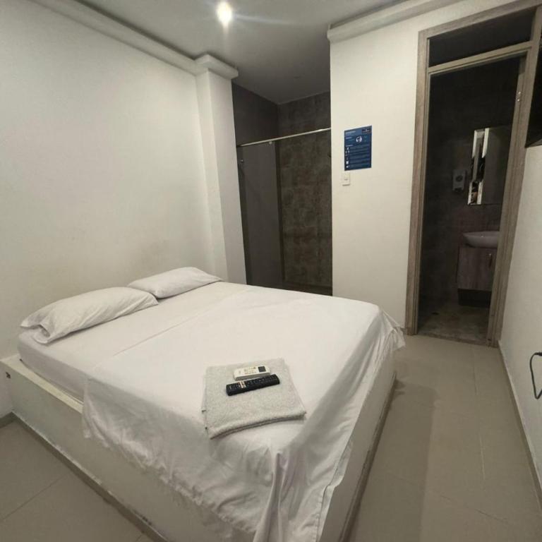 Hotel La Esmeralda - Habitación Doble con baño privado - 1