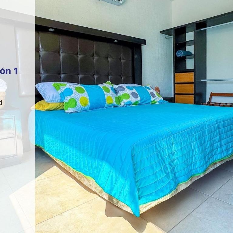 Family House with Pool 10 min airport - Ferienhaus - 14