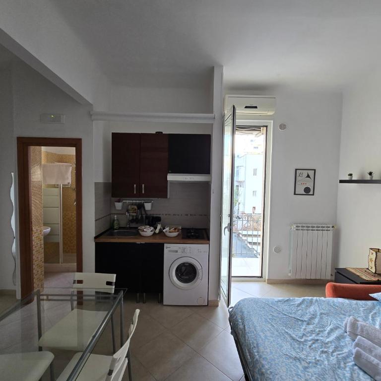 Tiny House Bari - Appartamento con 2 Camere da Letto e Balcone - 35