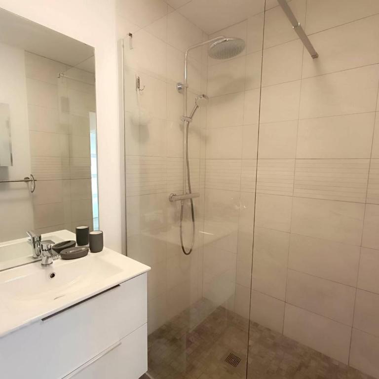 Bel appartement 4 pers avec parking et WIFI au centre-ville de Perros-Guirec - FR-1-368-454 - Apartment - 5