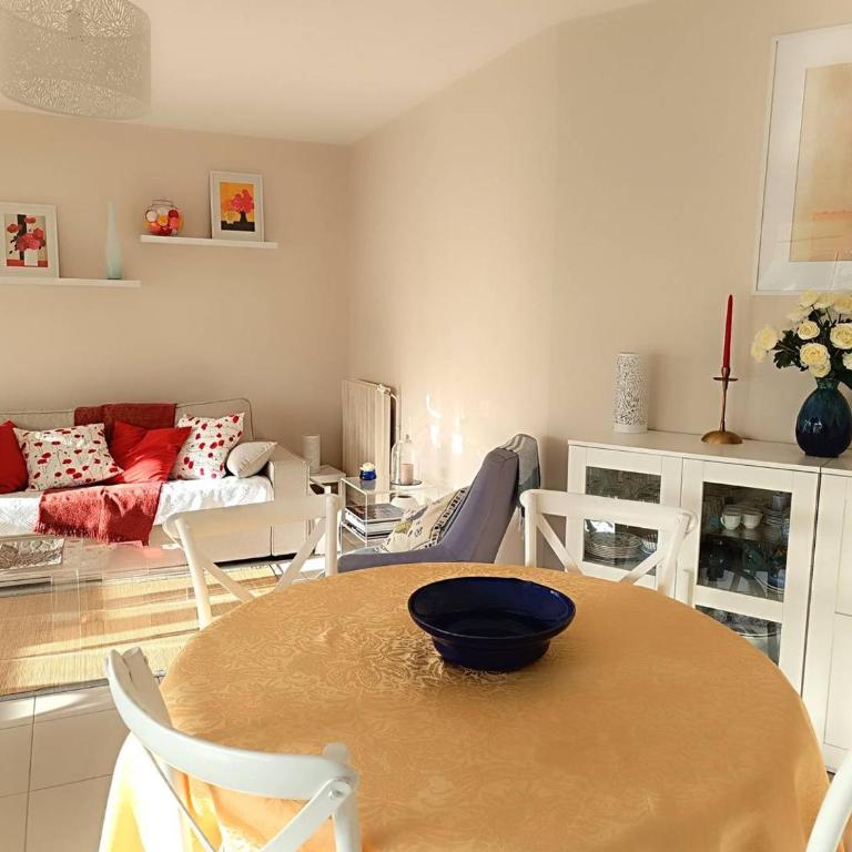 Bel appartement 4 pers avec parking et WIFI au centre-ville de Perros-Guirec - FR-1-368-454 - Apartment - 10