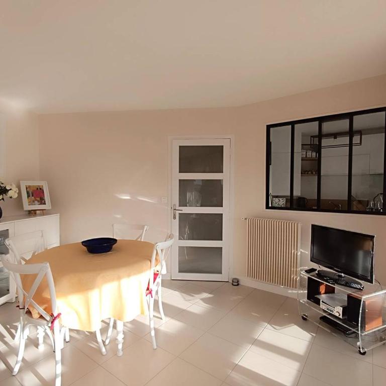 Bel appartement 4 pers avec parking et WIFI au centre-ville de Perros-Guirec - FR-1-368-454 - Apartment - 11