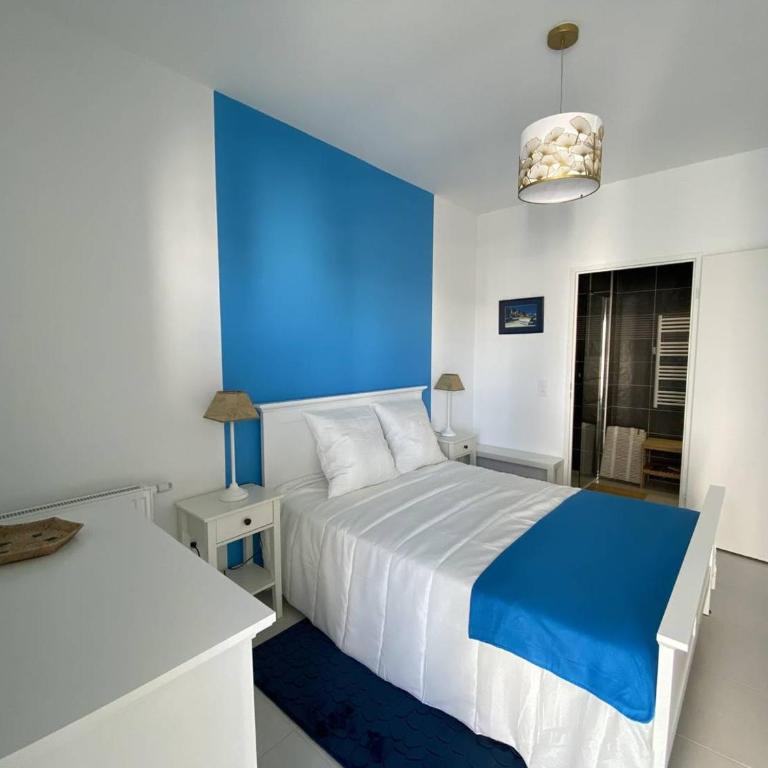 Royan T2 2* avec Balcon et Parking à 250m de la Plage - FR-1-738-37 - Apartment - 12