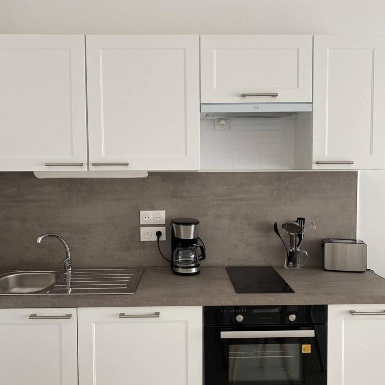 Royan T2 2* avec Balcon et Parking à 250m de la Plage - FR-1-738-37 - Apartment - 19
