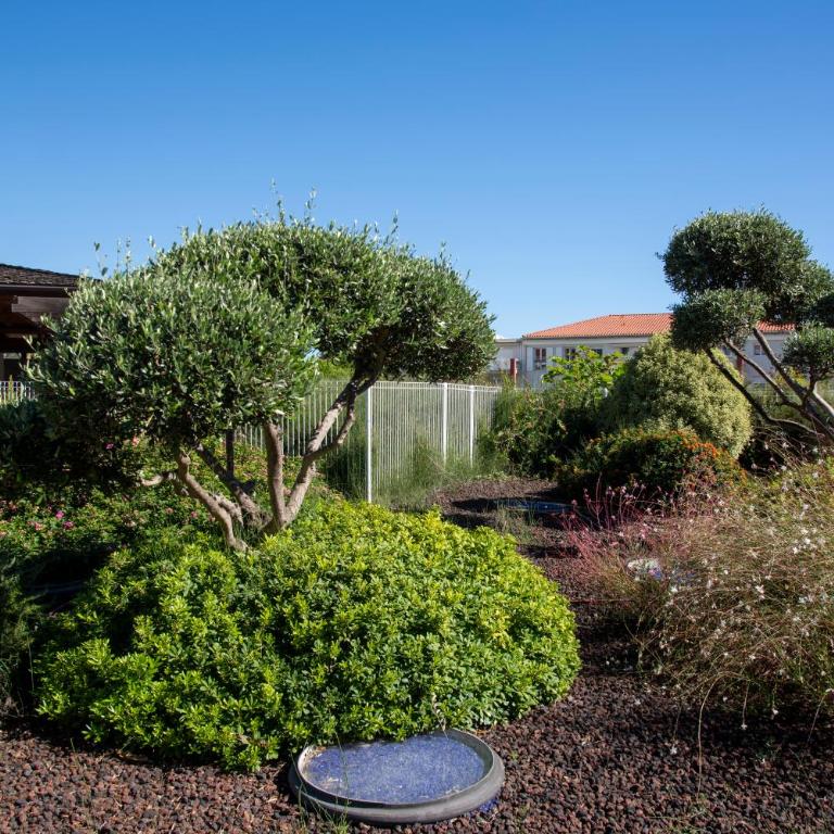 Le Jardin Secret by Golden Riviera Terrasses & accès plage - Three-Bedroom Apartment - 22
