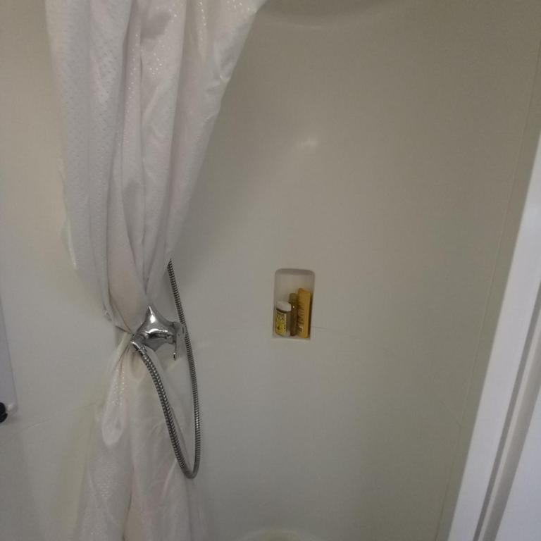 Appartement avec une petite place de parking, centre ville, proche gares - Apartamento de 1 dormitorio - 5