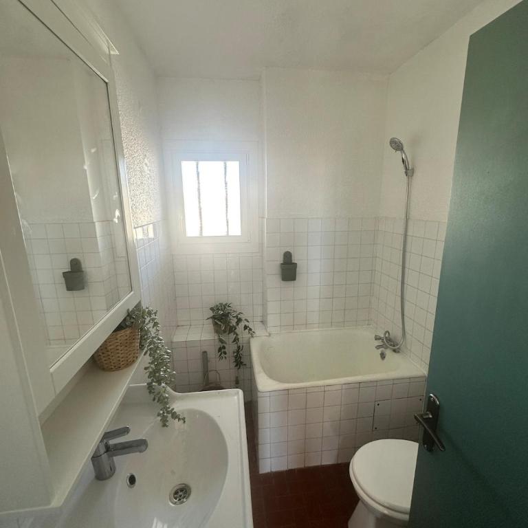 Studio en plein cœur du village - One-Bedroom Apartment - 8