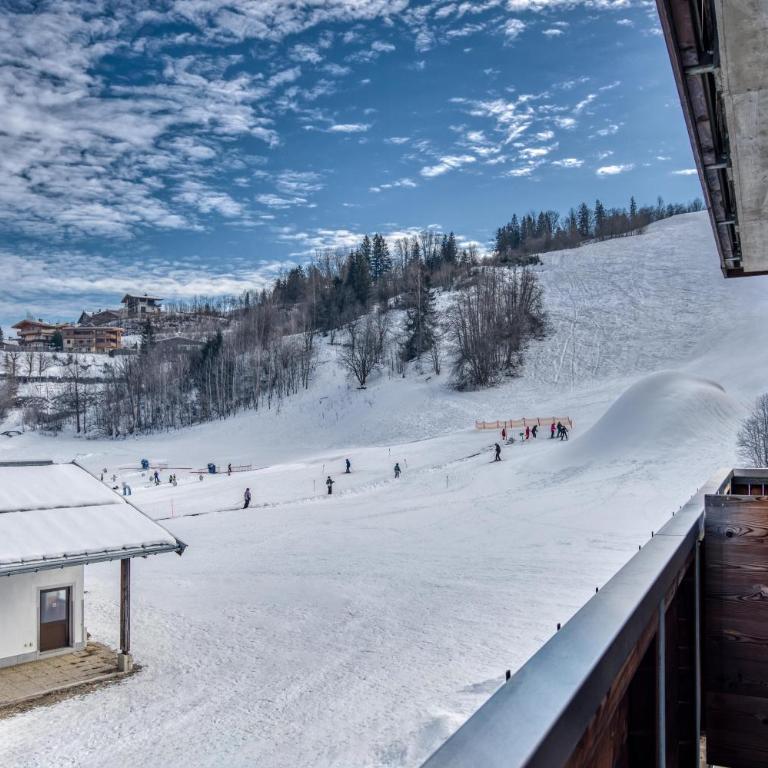 COOEE alpin Hotel Kitzbüheler Alpen - Familienzimmer mit Balkon (2 Erwachsene + 2 Kinder) - 9
