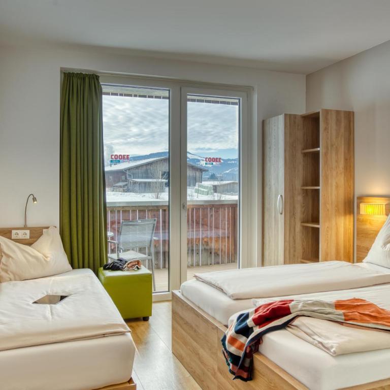 COOEE alpin Hotel Kitzbüheler Alpen - Doppelzimmer mit Balkon - 8