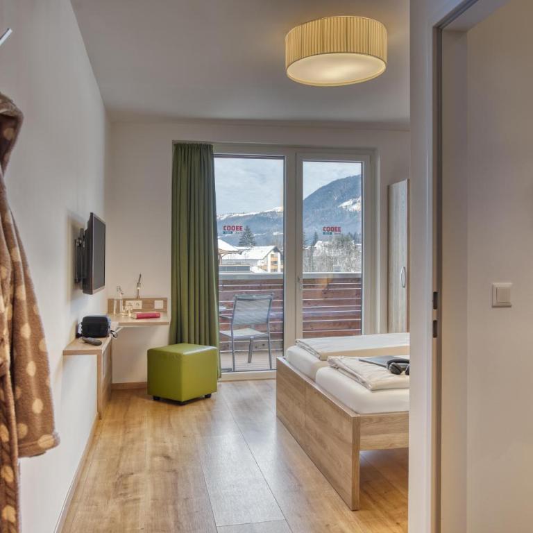 COOEE alpin Hotel Kitzbüheler Alpen - Doppelzimmer mit Balkon - 2