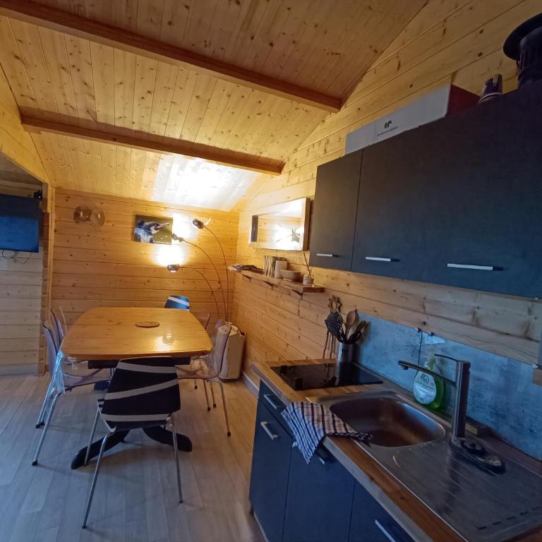 Gîte Les Chalets du Fliers à Verton Meublés de tourisme classés 2 étoiles - Casa - 2
