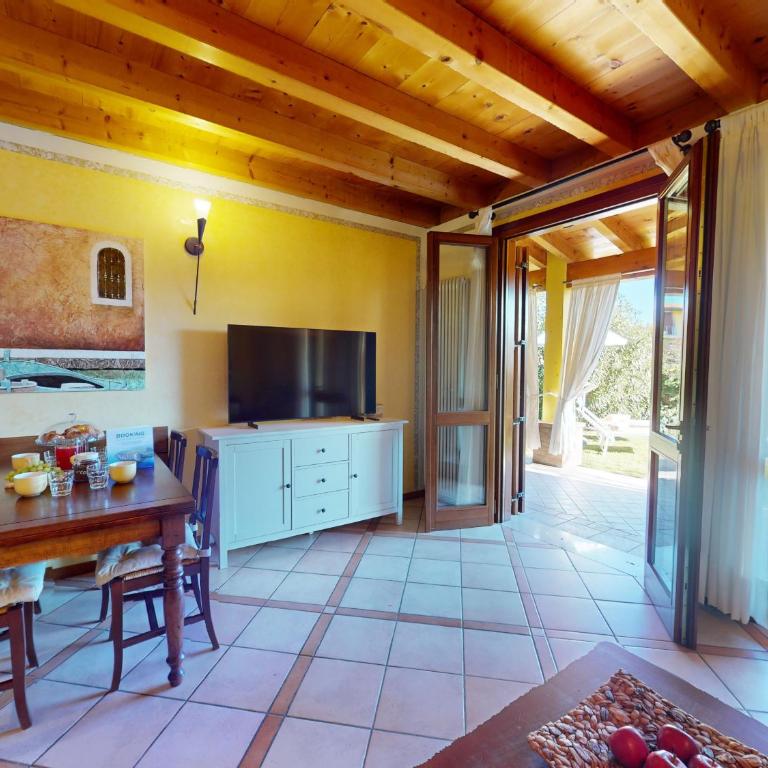 Gardasole family pool, wi-fi, private garden Garda Pleasure By Bookinggardalake - Apartment mit Gartenblick - 2