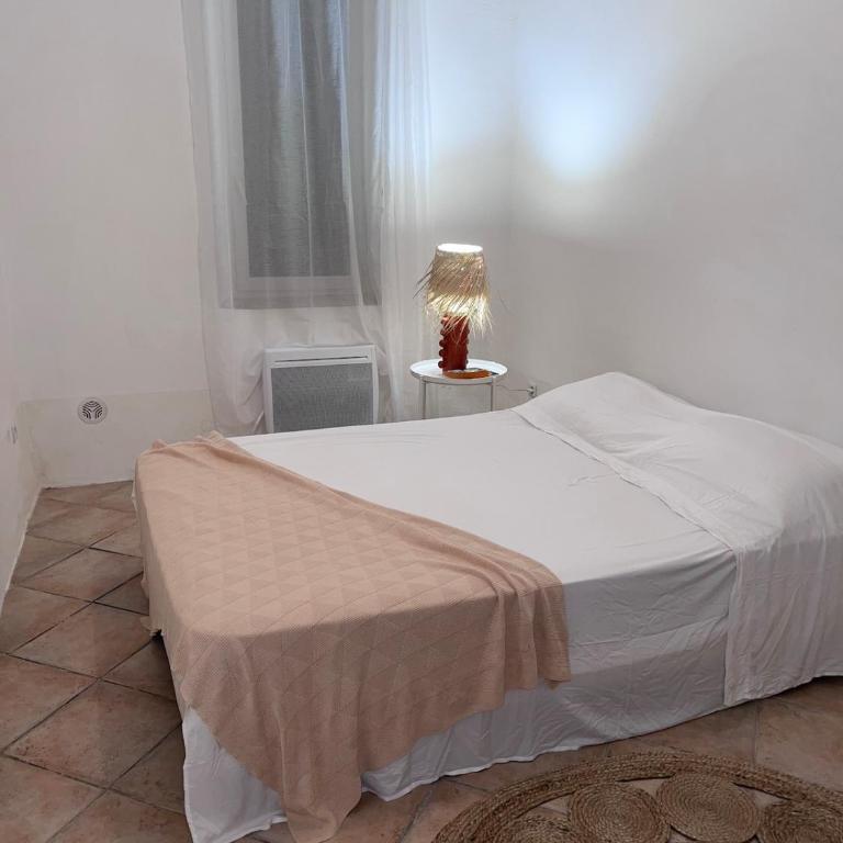2 rooms very well located in L'Isle-sur-la-Sorgue - Appartement 1 Chambre - 8