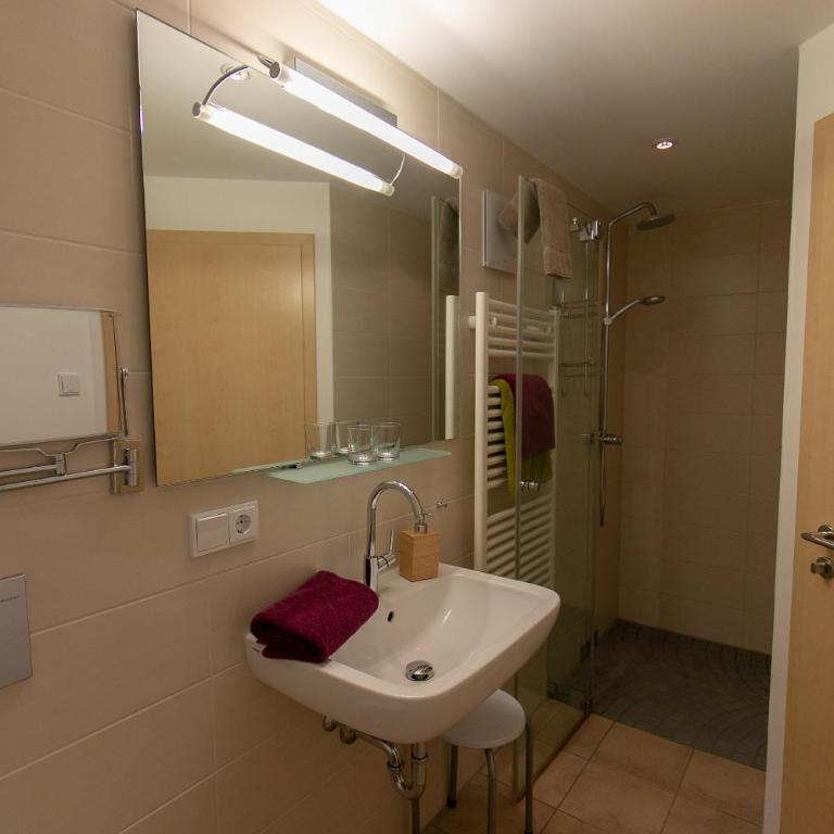 Landhaus Mohr - Apartment mit 1 Schlafzimmer und Balkon - 7