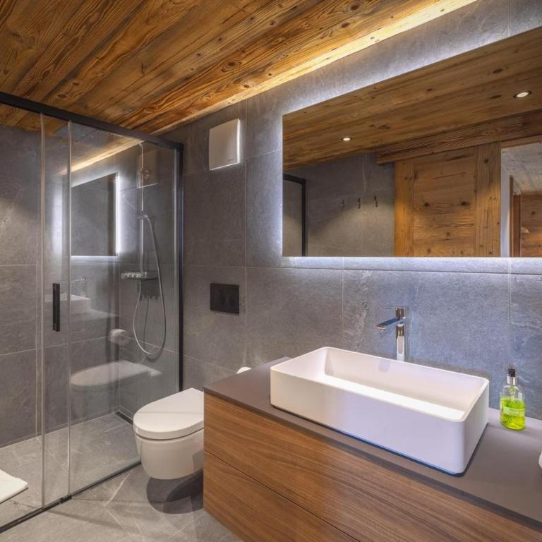 Chalet Le Reve Cinema room Jacuzzi - Chalet - 9