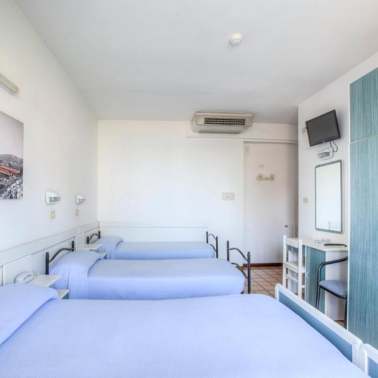 Hotel Taunus - Vista Mare - Quadruple Room with Balcony - 5
