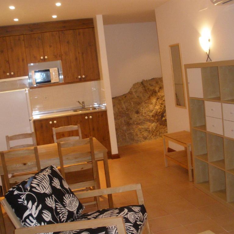 Alojamientos Turísticos Casco Antiguo - Apartamento - Planta baja - 4