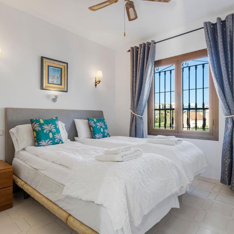Panoramic terrace pool by Costarentals - Ref 129 - Three-Bedroom Apartment - 21