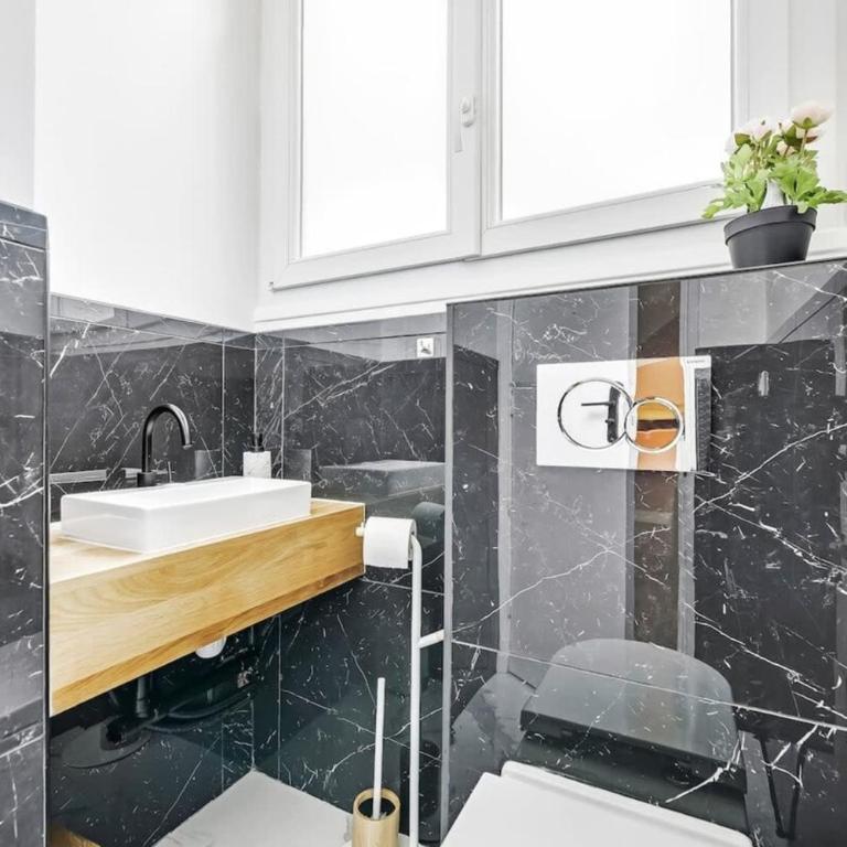 Blue Design 2BDR Flat in the Heart of Bastille - Appartement - 24