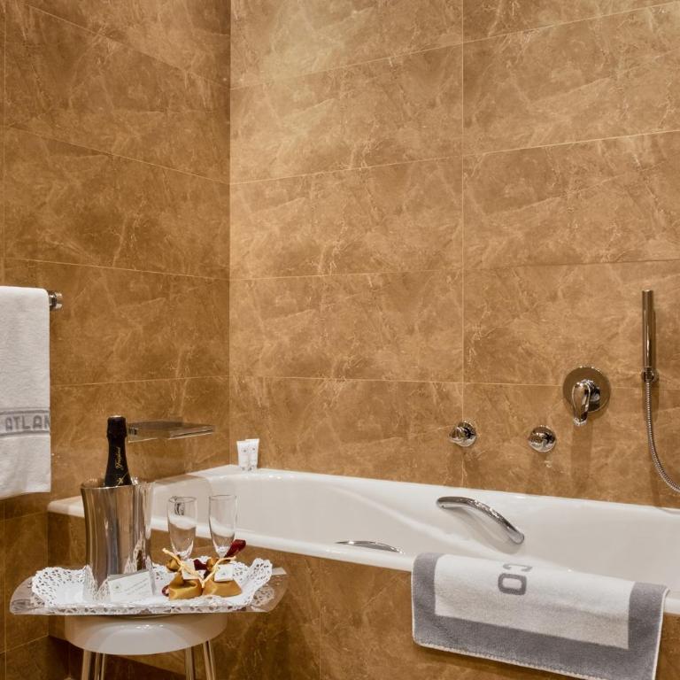 Hotel Atlántico - Deluxe Double or Twin Room - 16