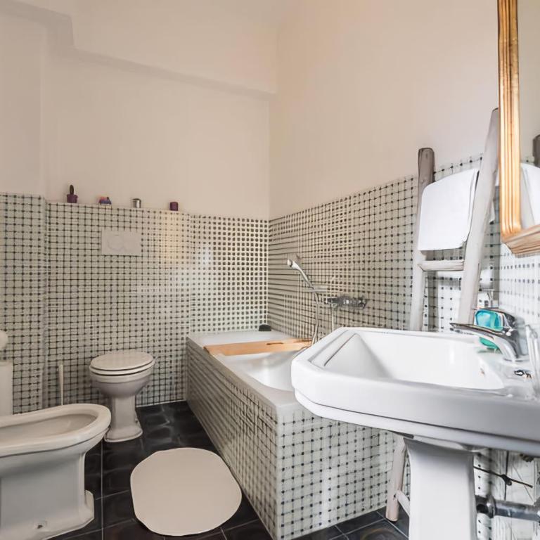 Corridoni 60 rooms - Camera Tripla con Bagno Privato Esterno - 4