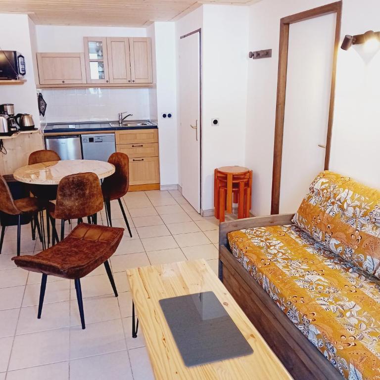 Terrasses F 002 - PARC NAT VANOISE appart 4 pers - Appartement avec Balcon - 2