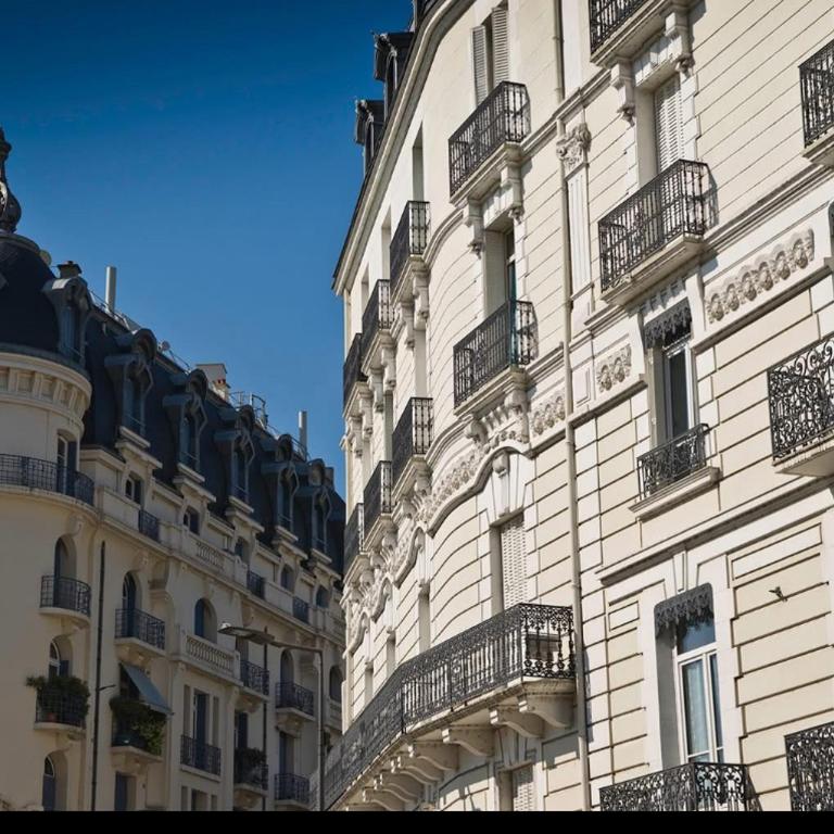 LE SPLENDID - Hypercentre - Proche Opéra & Parcs - Thermes - Appartement 1 Chambre - 96