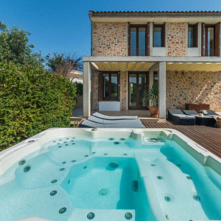 Villa Gran Barcares for 16 by BeBreeze - Villa con piscina privada - 15