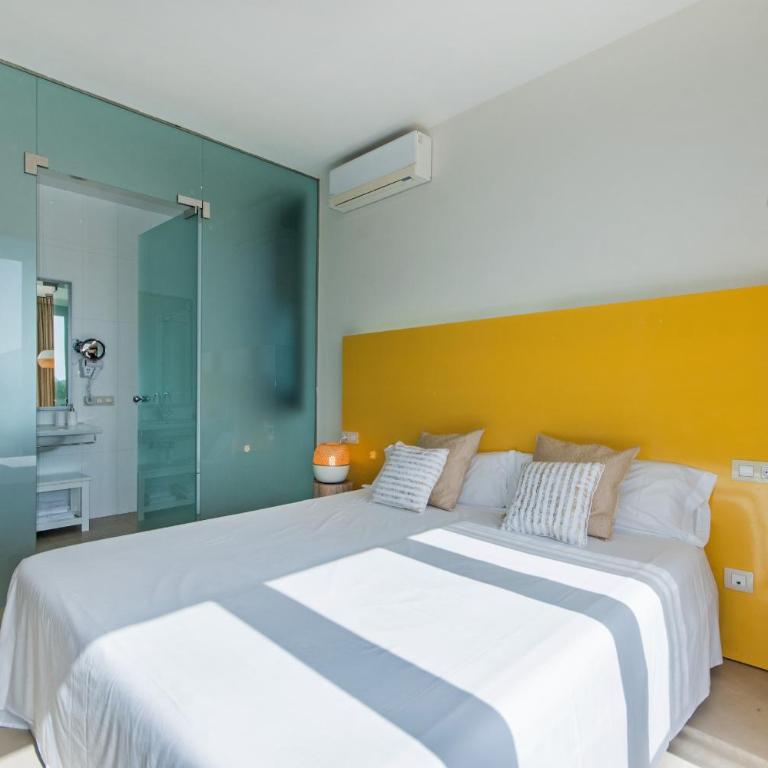 Villa Gran Barcares for 16 by BeBreeze - Villa con piscina privada - 24