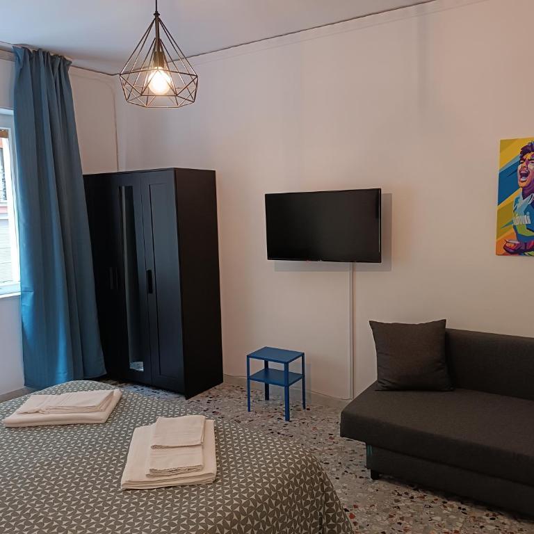 B&B Napoli Fuorigrotta - Double Room with Private External Bathroom - 3