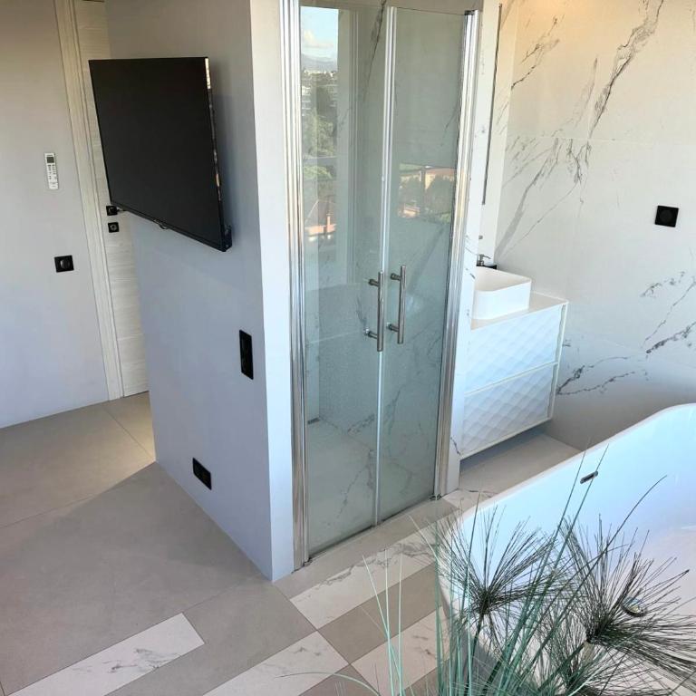 TOP 2 Bedrooms 2 Baths 2 WCs Terrasse Juan Les Pins - Appartamento con 2 Camere da Letto - 24