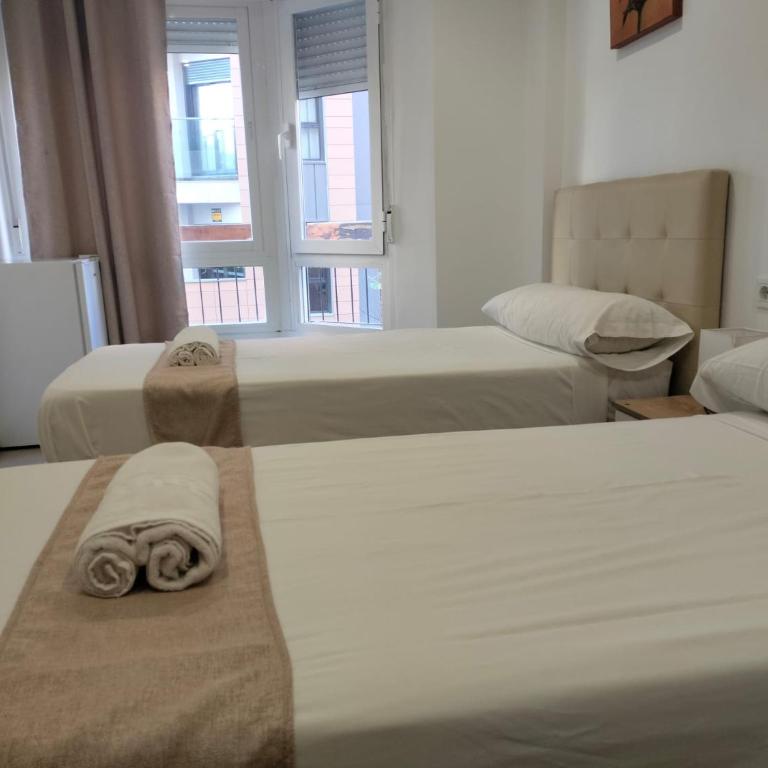 Pensión Portugal - Doppel-/Zweibettzimmer mit eigenem Bad - 6