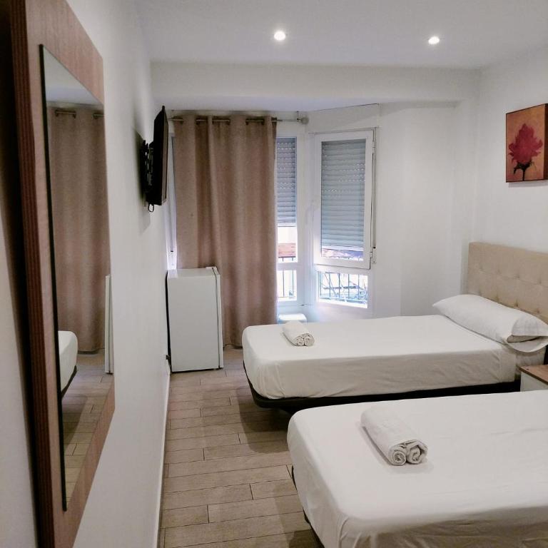 Pensión Portugal - Doppel-/Zweibettzimmer mit eigenem Bad - 4