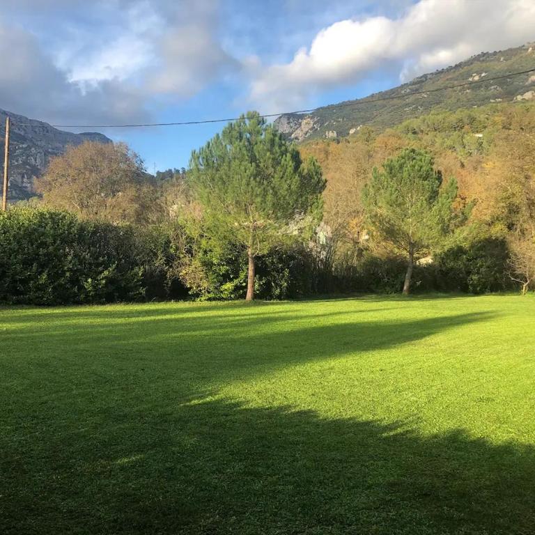 Spacious villa in Tourrettes-sur-Loup with Private Lake access Sleep 16 - Villa - 5