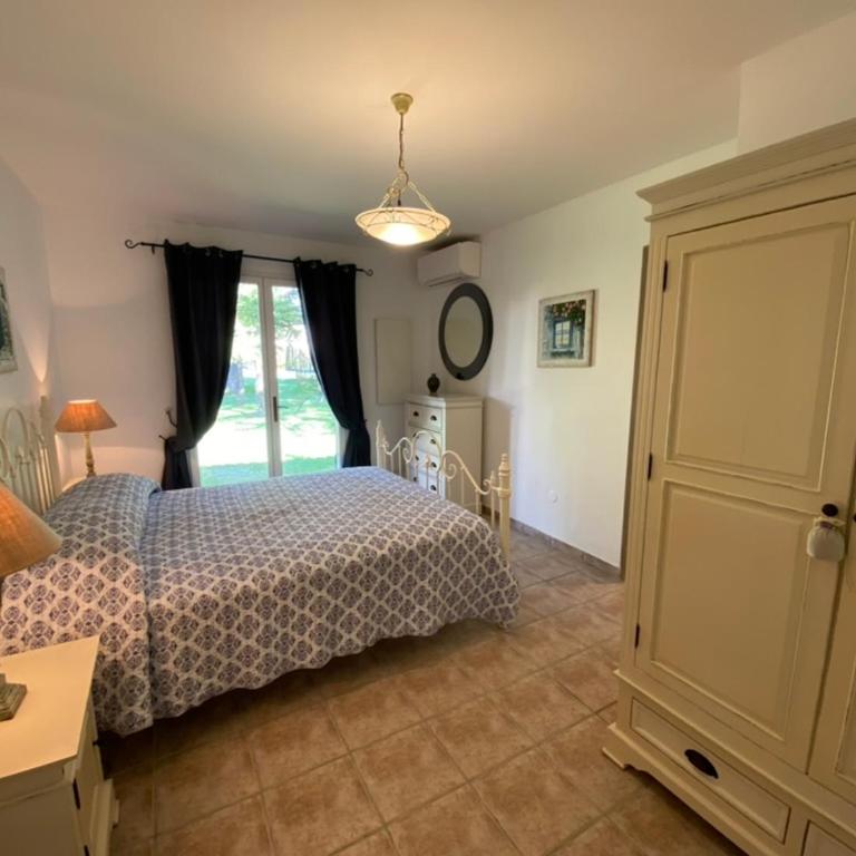 Spacious villa in Tourrettes-sur-Loup with Private Lake access Sleep 16 - Villa - 14