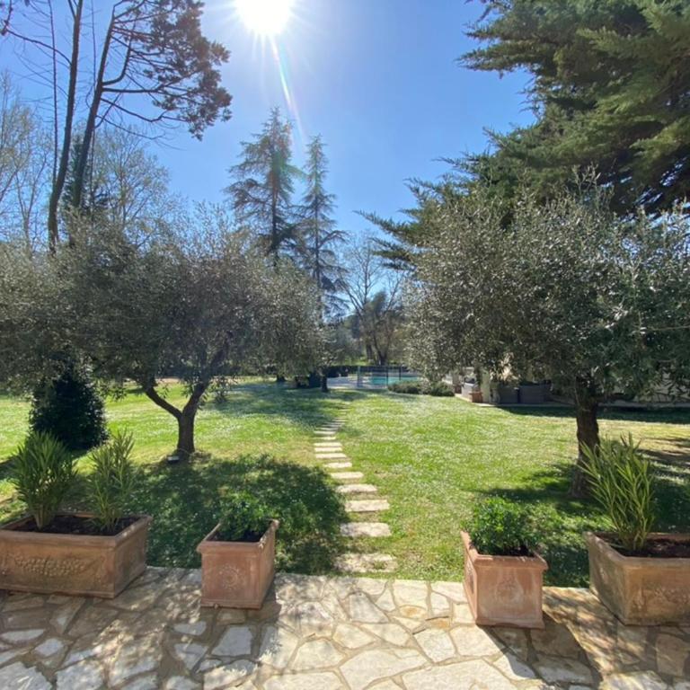 Spacious villa in Tourrettes-sur-Loup with Private Lake access Sleep 16 - Villa - 35