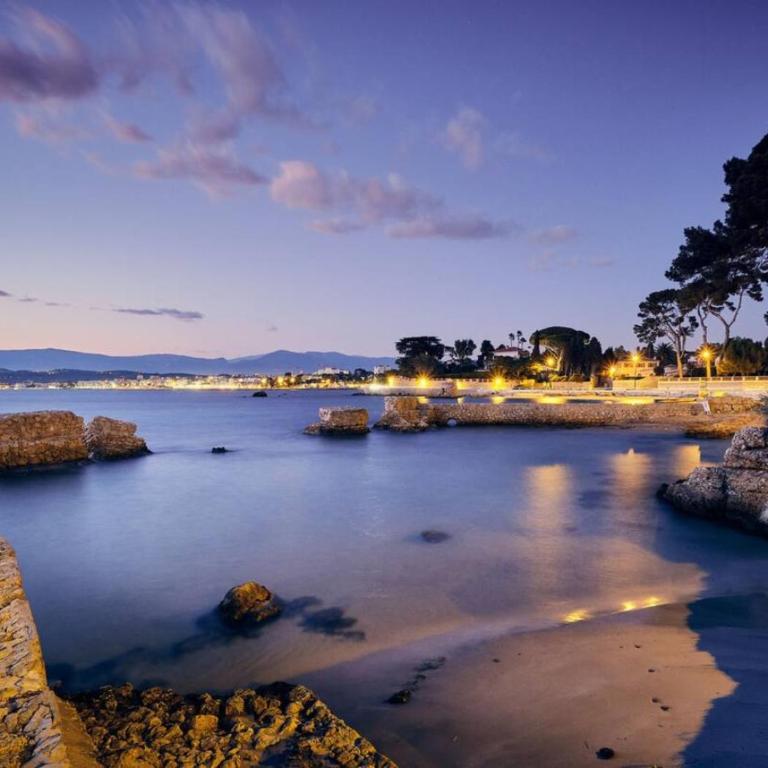 TOP 2 Bedrooms 2 Baths 2 WCs Terrasse Juan Les Pins - Appartamento con 2 Camere da Letto - 35