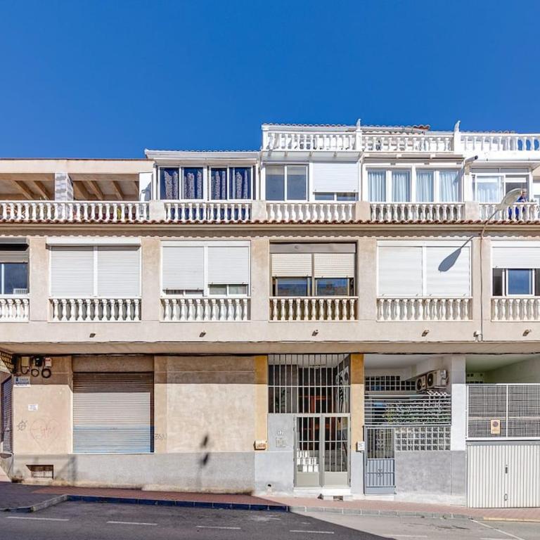 Holiday Penthouse Duplex-Torrevieja, close to the beach - Two-Bedroom Apartment - 42