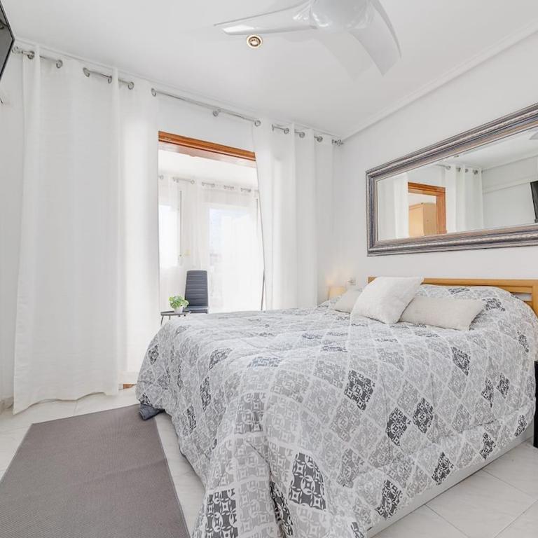 Holiday Penthouse Duplex-Torrevieja, close to the beach - Two-Bedroom Apartment - 17