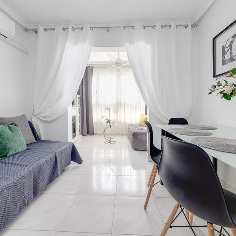Holiday Penthouse Duplex-Torrevieja, close to the beach - Two-Bedroom Apartment - 9