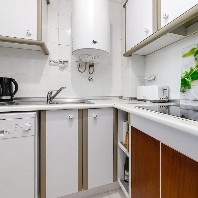 Holiday Penthouse Duplex-Torrevieja, close to the beach - Two-Bedroom Apartment - 13