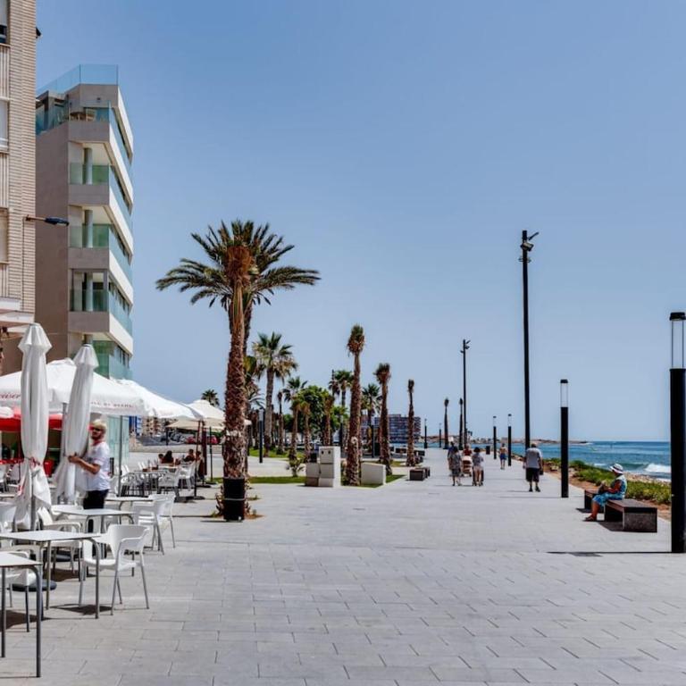 Holiday Penthouse Duplex-Torrevieja, close to the beach - Two-Bedroom Apartment - 35